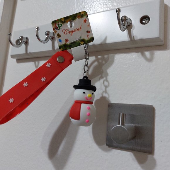 Super Cute Merry Christmas Snowman Holiday Keychain - Picture 3 of 4